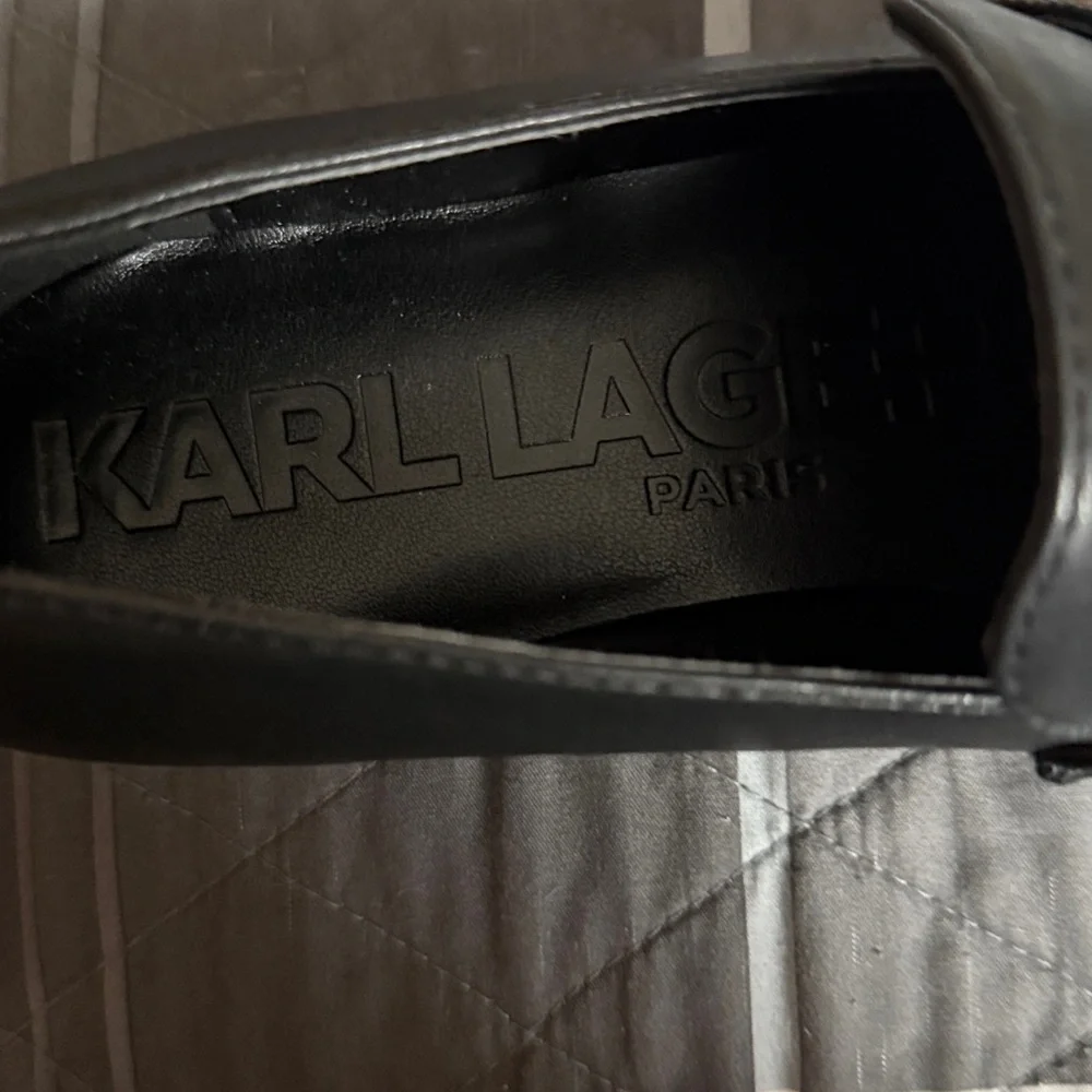 Karl Lagerfeld Black Loafers with Gold Tone Accents NWOB Sz 7.5